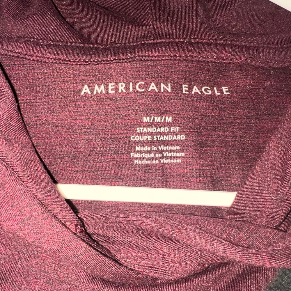 burgandy medium american eagle hooded long sleeve